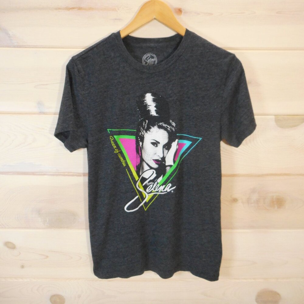 Selena Queen of Cumbia Graphic T-Shirt size S Charcoal Short Sleeve Top 2020